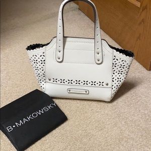 White purse B Makowsky new without tags